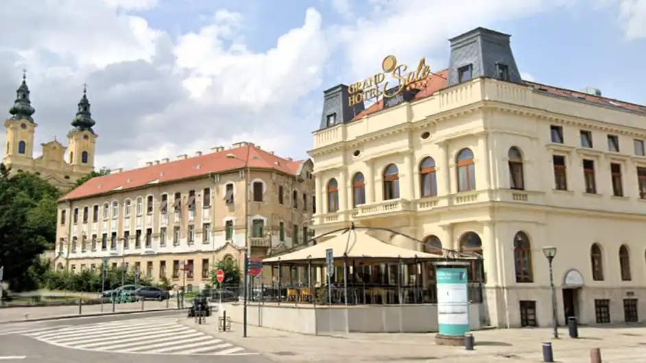 Reštaurácia Charm v Hoteli Sole ponúka kávu Montecelio.